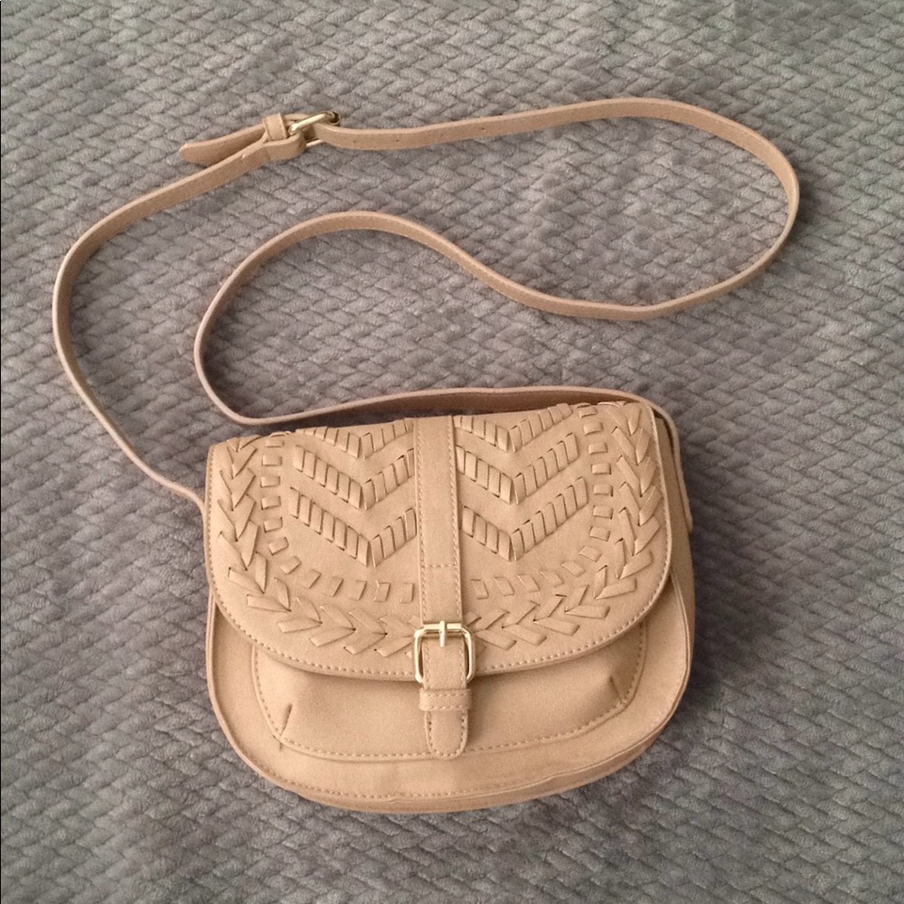 Francesca's Tan Crossbody Purse
